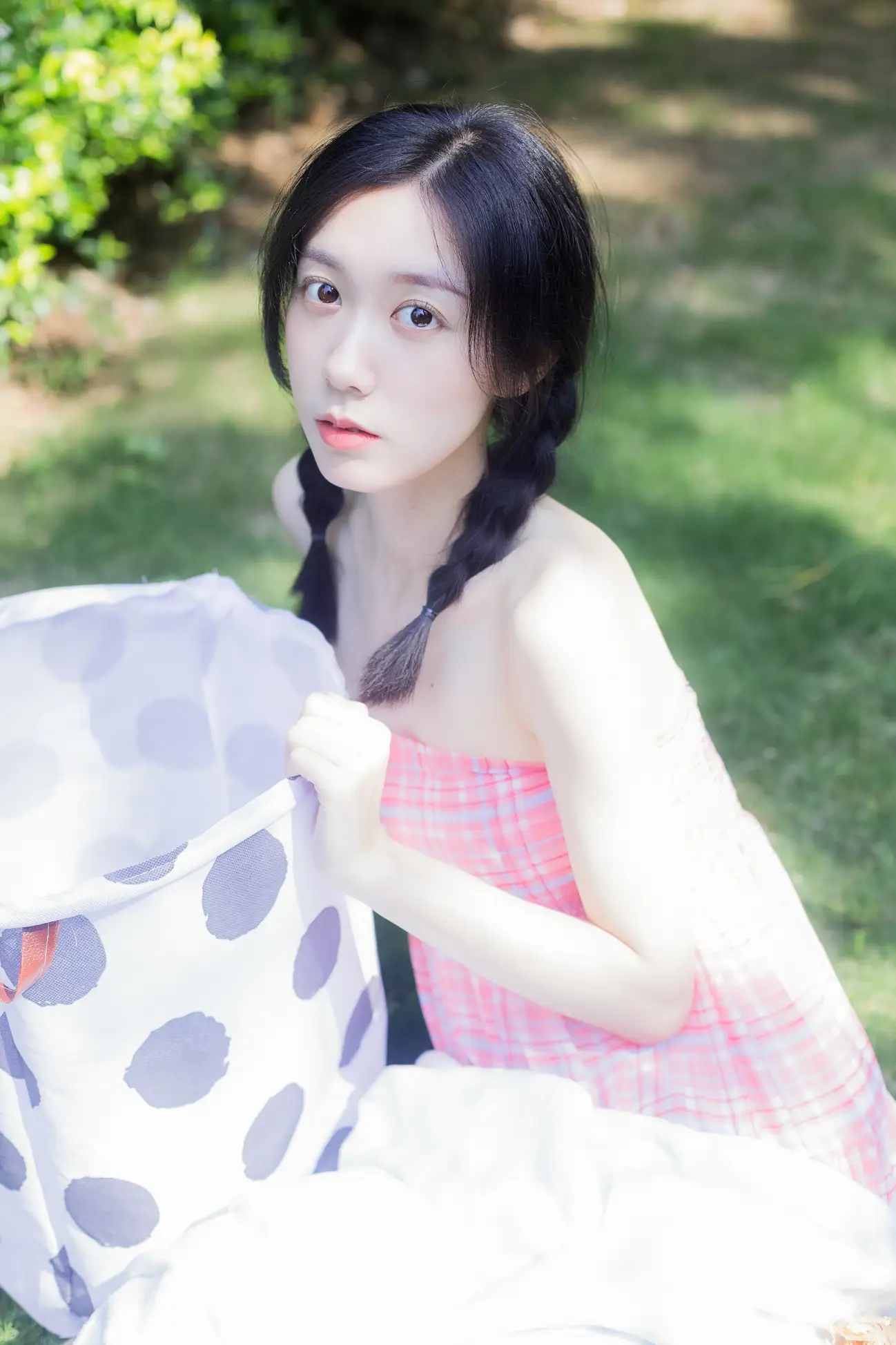 [YITUYU] 2022.07.19 Vol.1520 – The weather is sunny today Cat Feeding Girl Cat Girl-#[42P]-17